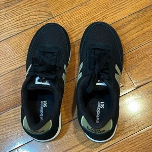 NWOB new balance vintage 501 sneaker black suede and mesh upper size 7.5